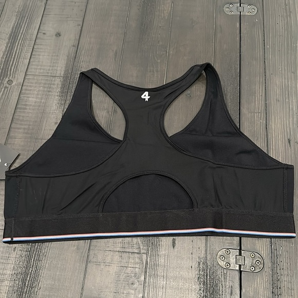 NWT Fourlaps circuit sports bra. Matching shorts in closet. Size large - Picture 3 of 4